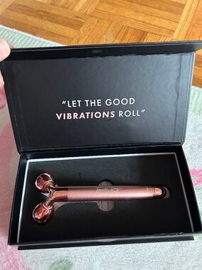 Fourth Ray Rose Gold Face Massager